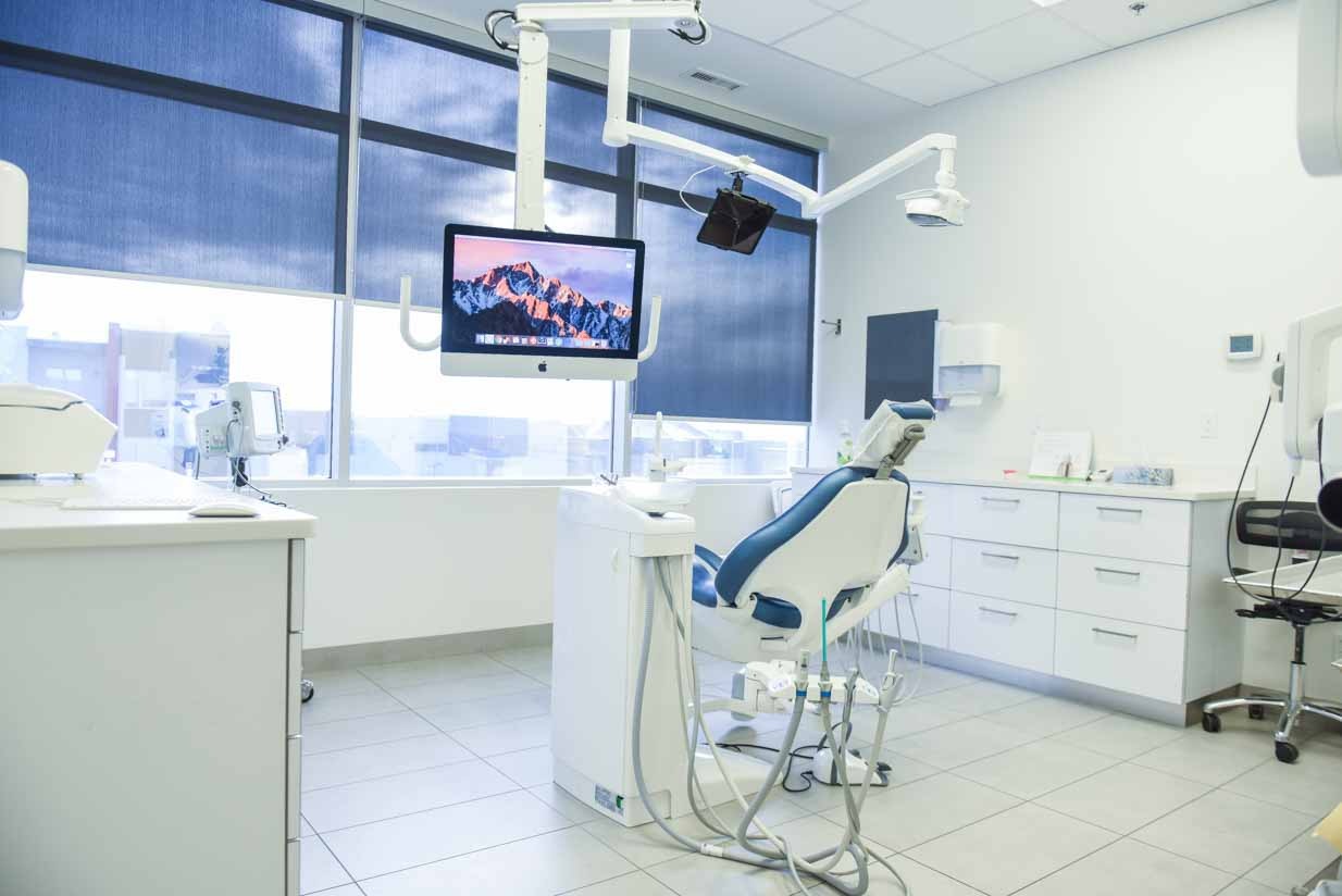 Operatory With View | West Calgary Periodontics